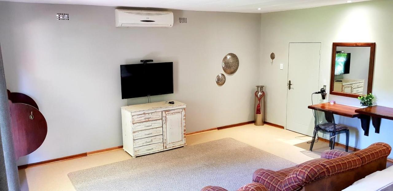 Butlers Crown Hotel Klerksdorp Ngoại thất bức ảnh